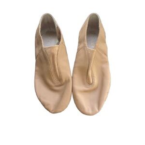 Girls tan jazz shoe
